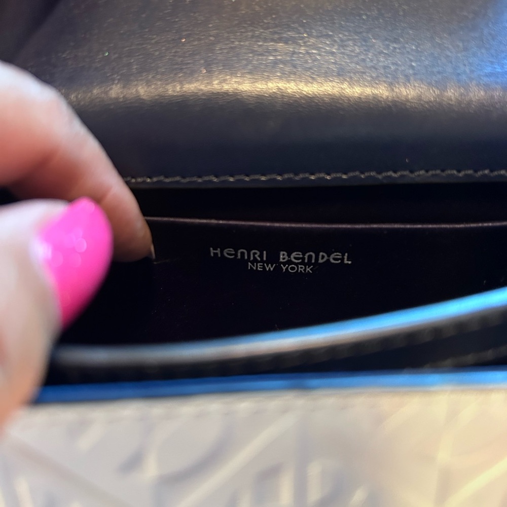 HENRI BENDEL • Warren Street Micro Body Bag • White Navy • - Picture 3 of 15